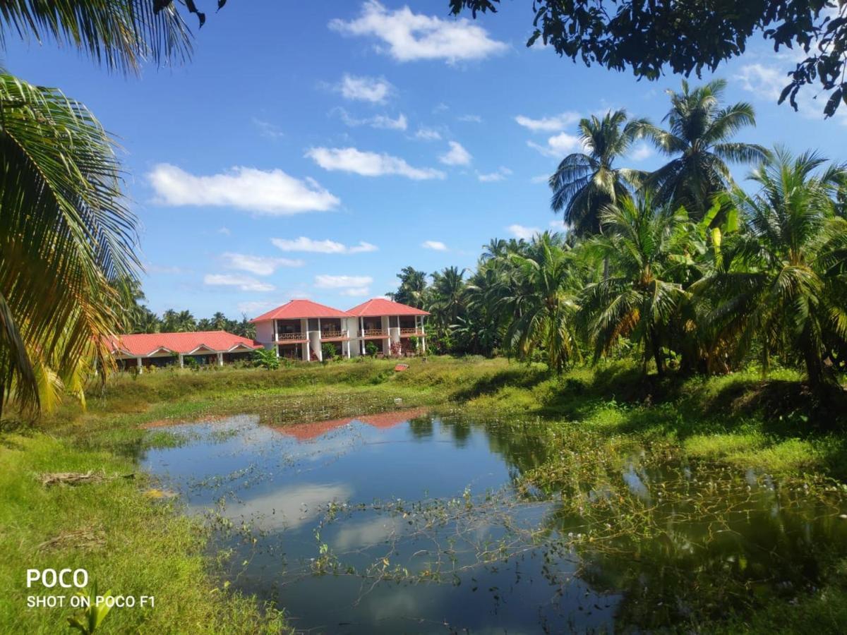 异域广场酒店 Lakshmanpur 外观 照片