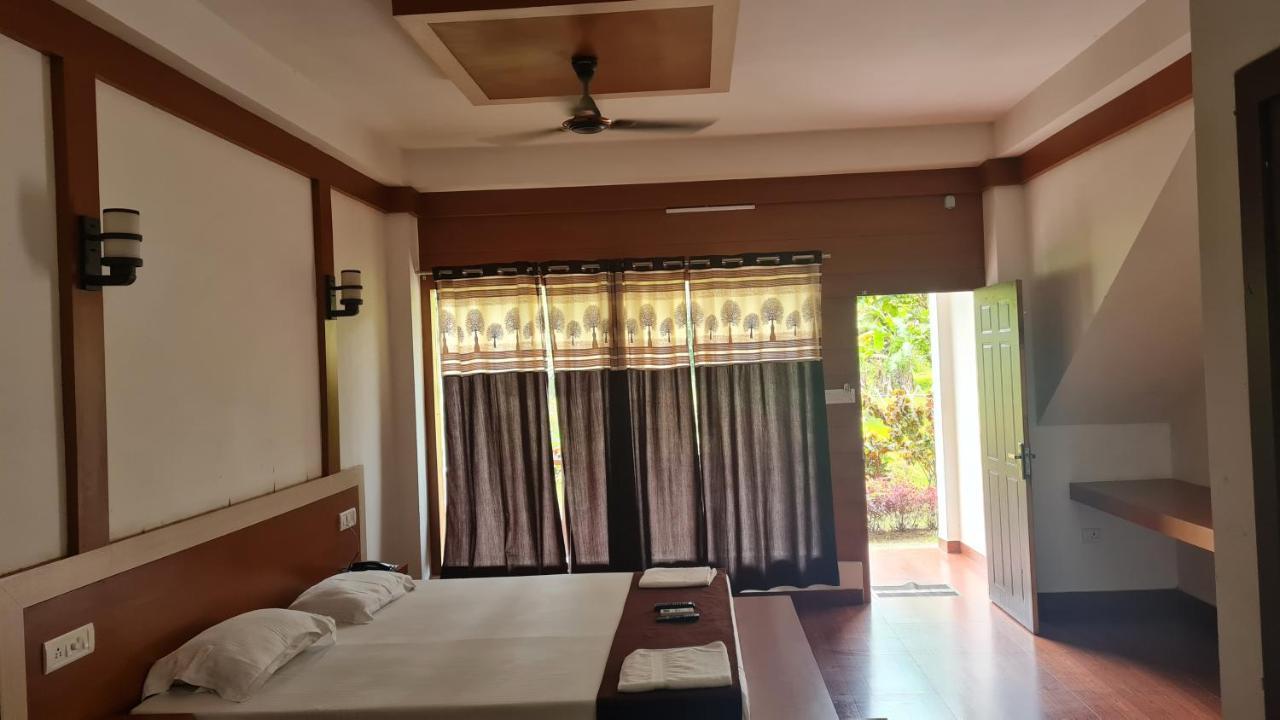 异域广场酒店 Lakshmanpur 外观 照片