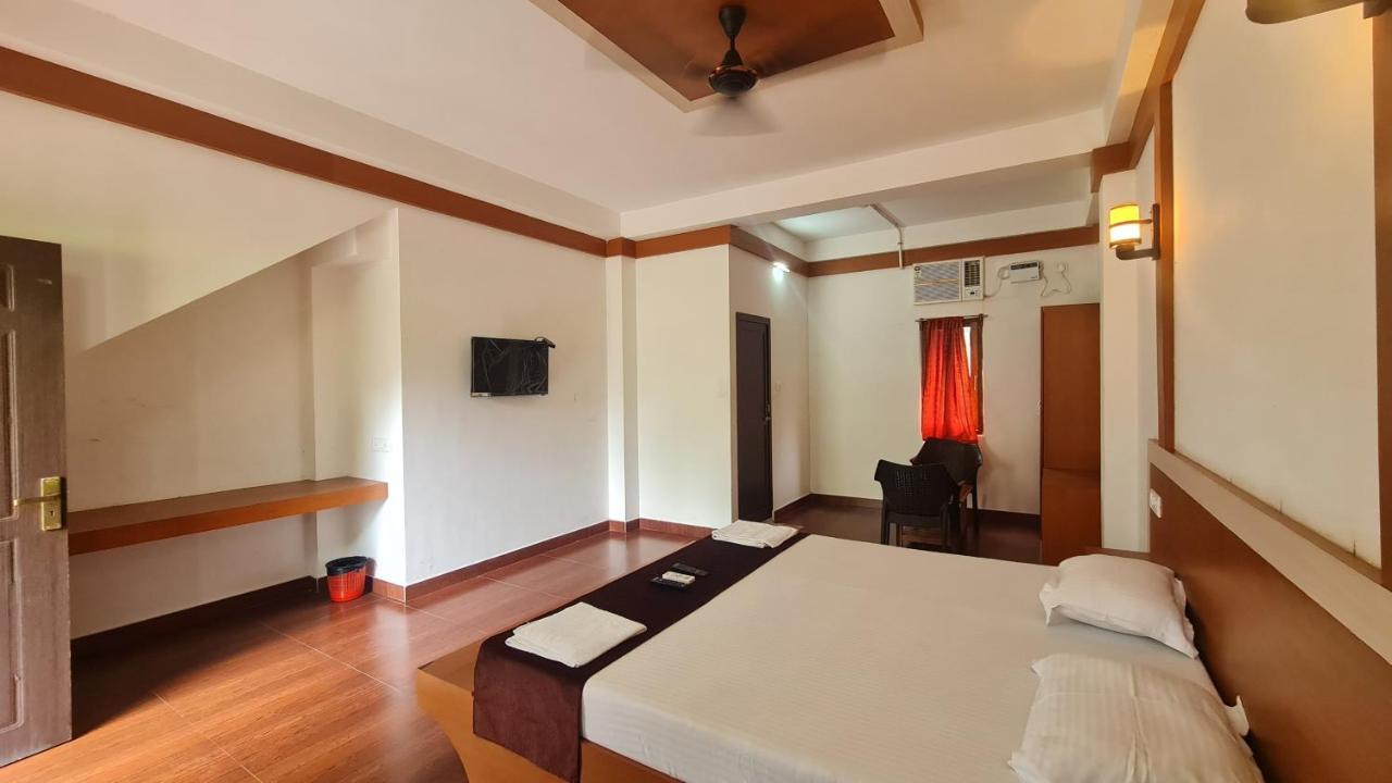 异域广场酒店 Lakshmanpur 外观 照片