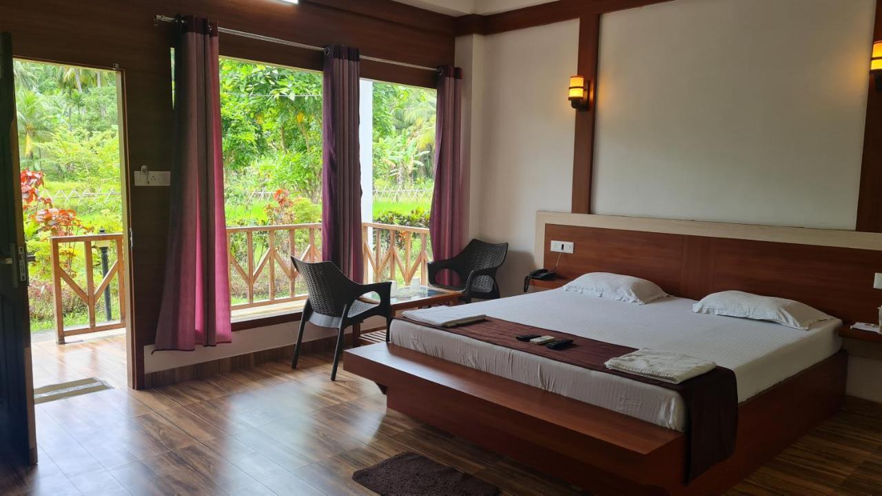 异域广场酒店 Lakshmanpur 外观 照片