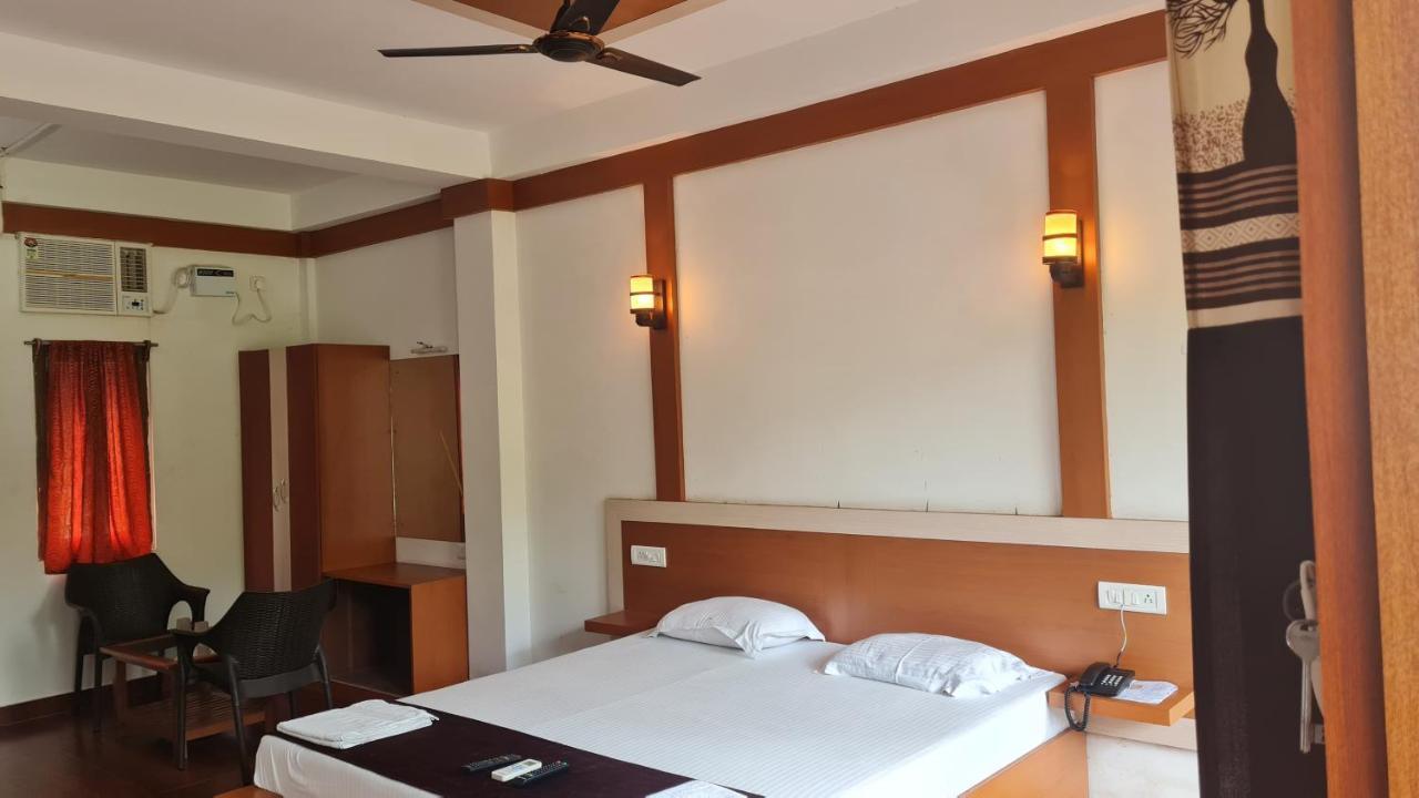 异域广场酒店 Lakshmanpur 外观 照片