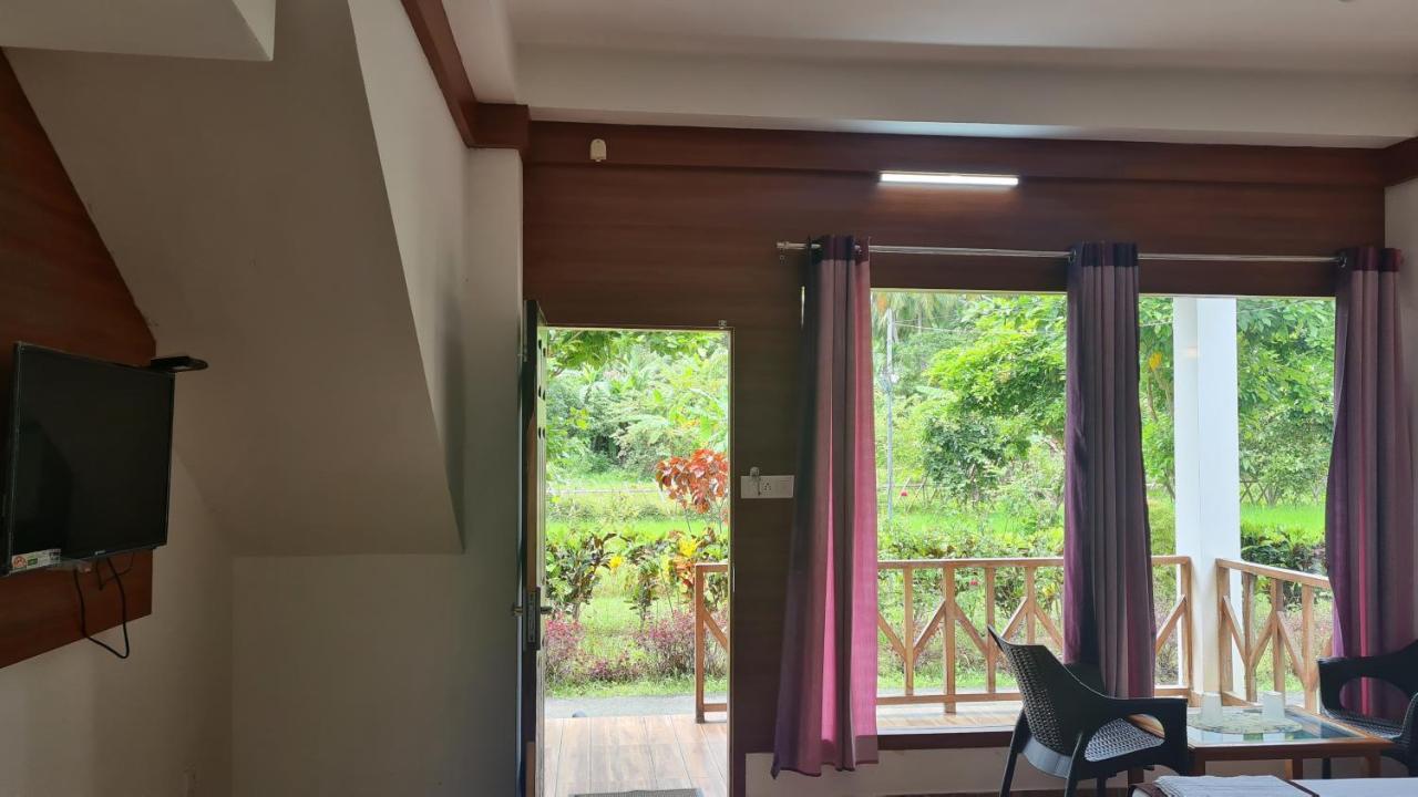 异域广场酒店 Lakshmanpur 外观 照片