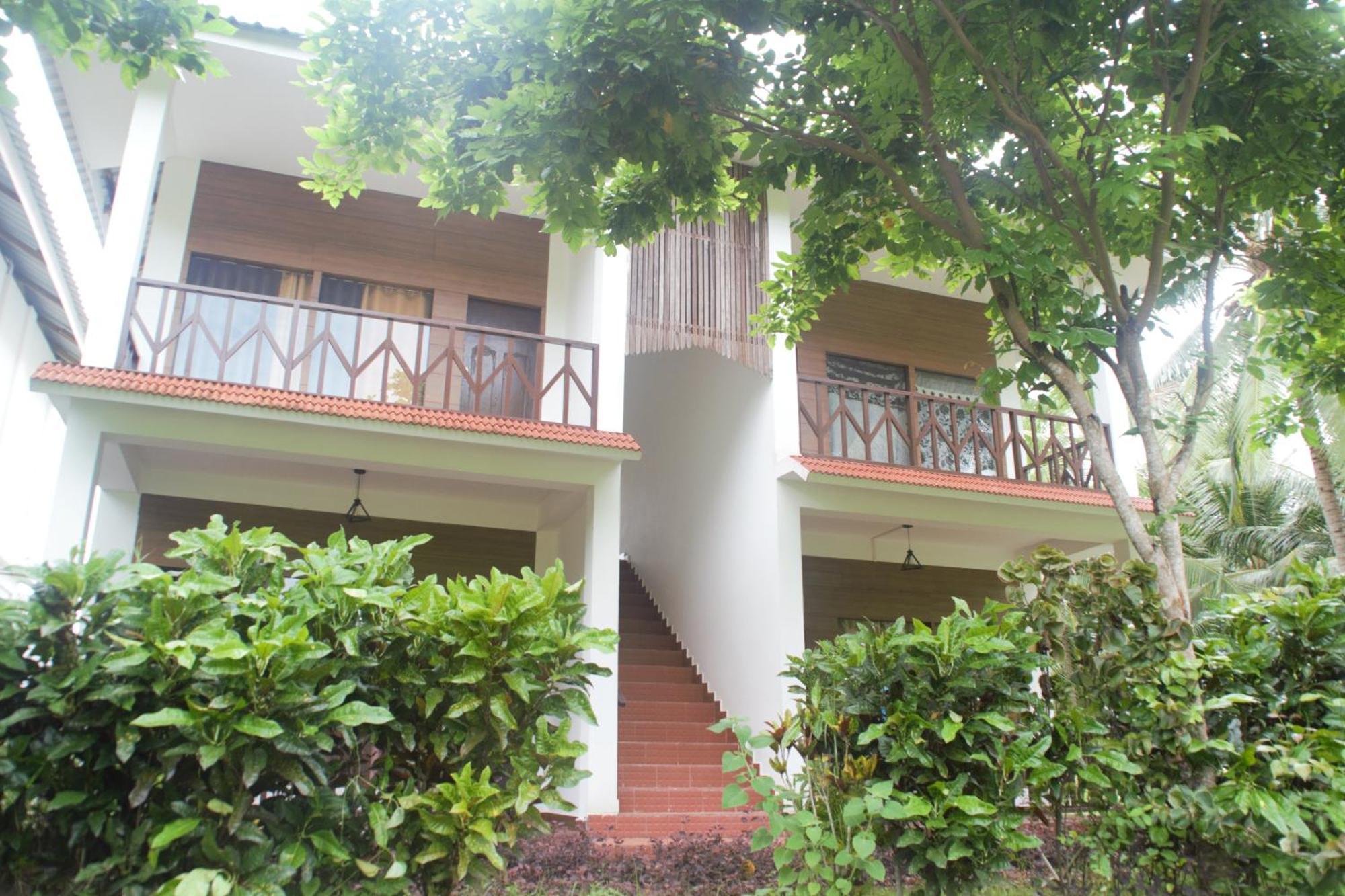 异域广场酒店 Lakshmanpur 外观 照片