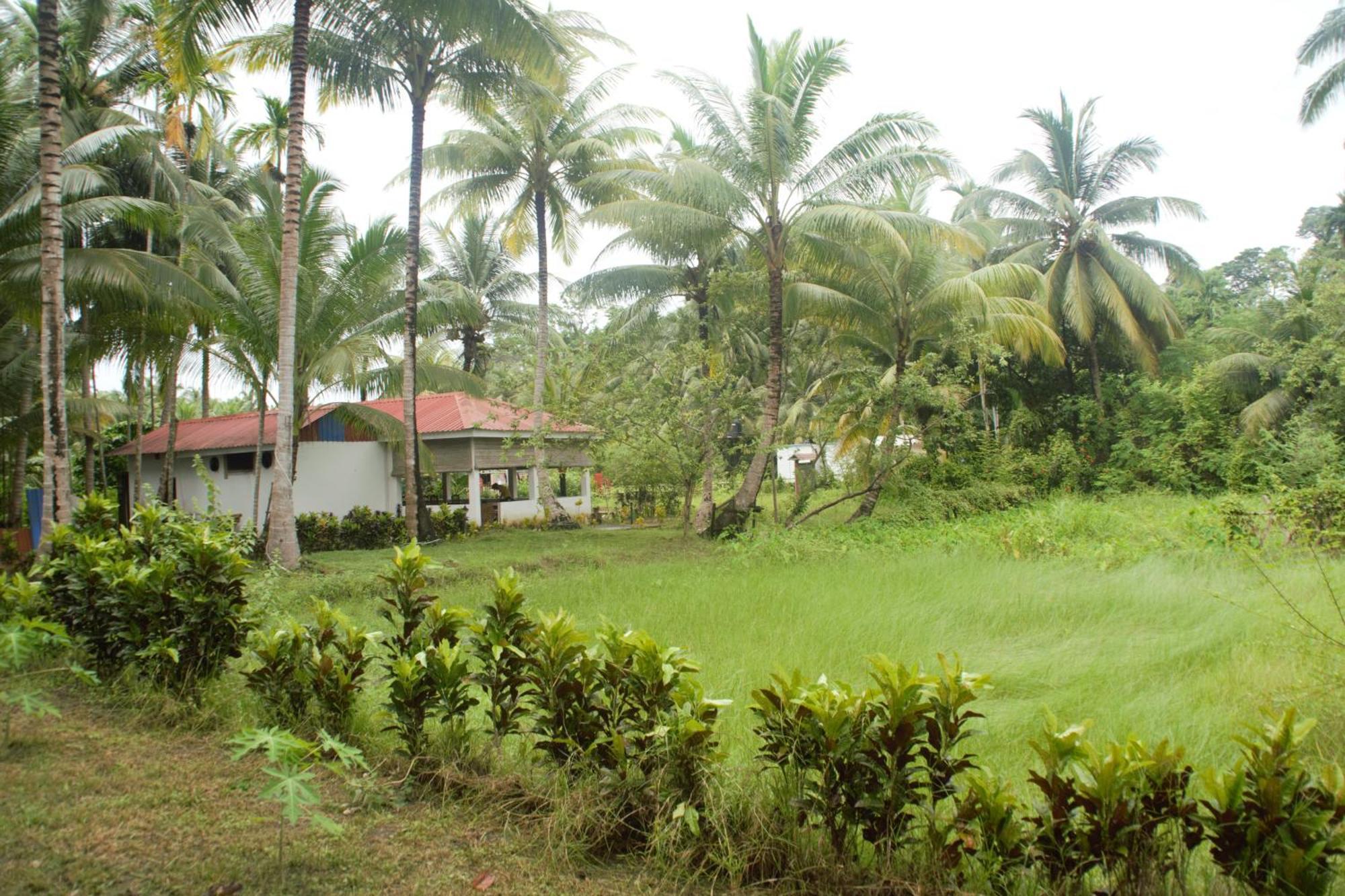 异域广场酒店 Lakshmanpur 外观 照片