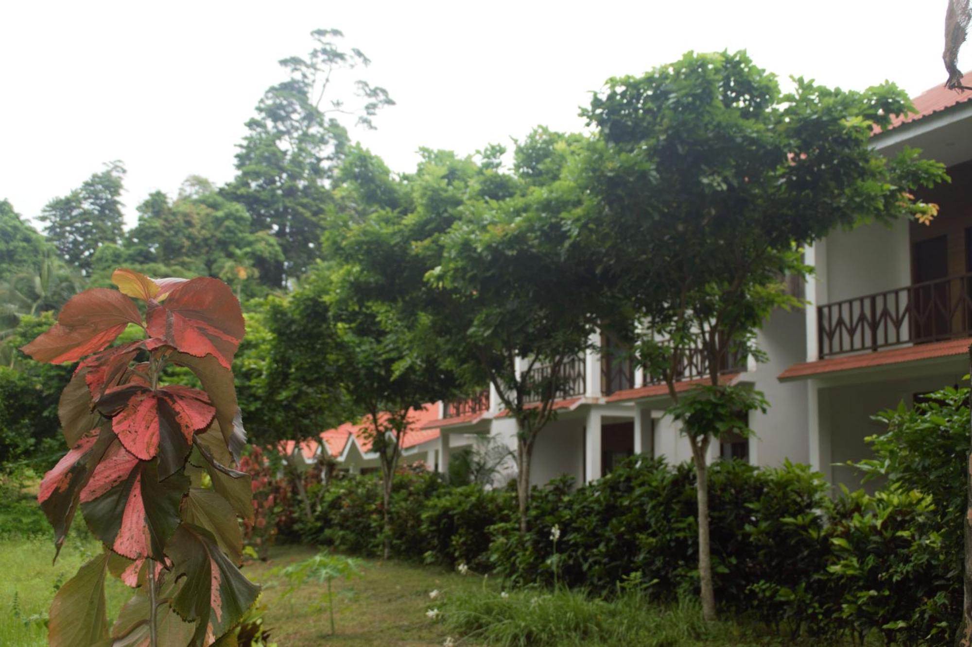 异域广场酒店 Lakshmanpur 外观 照片