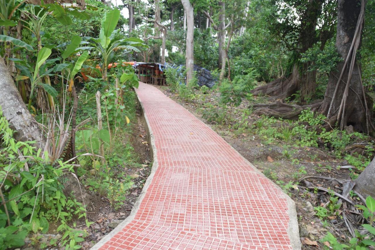 异域广场酒店 Lakshmanpur 外观 照片